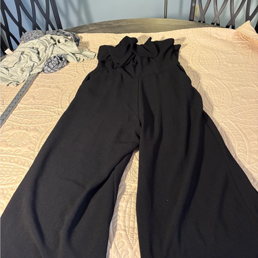 Eyeshadow Black Jumpsuit with Flowy Design